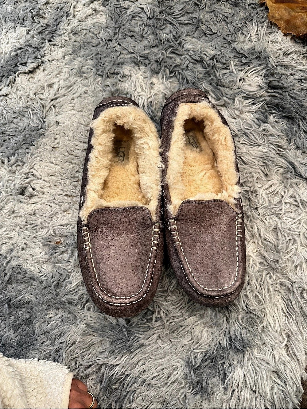 UGG Ansley Suede Slipper Moccasins Loafers – Size 10